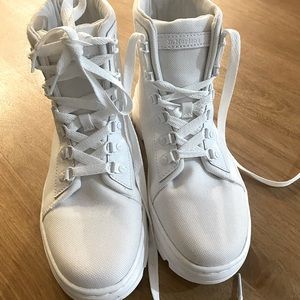 Combs Lace Up Dr Martens